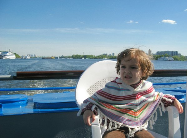 Découvrez le poncho bébé : confort et style pour vos enfants